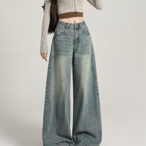 New Slimming Loose-Fitting Jeans