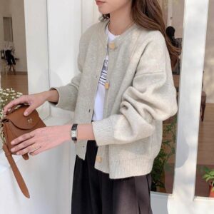 Gentle And Relaxed Knitted Cardigan