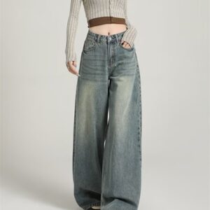 New Slimming Loose-Fitting Jeans