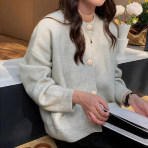 Gentle And Relaxed Knitted Cardigan